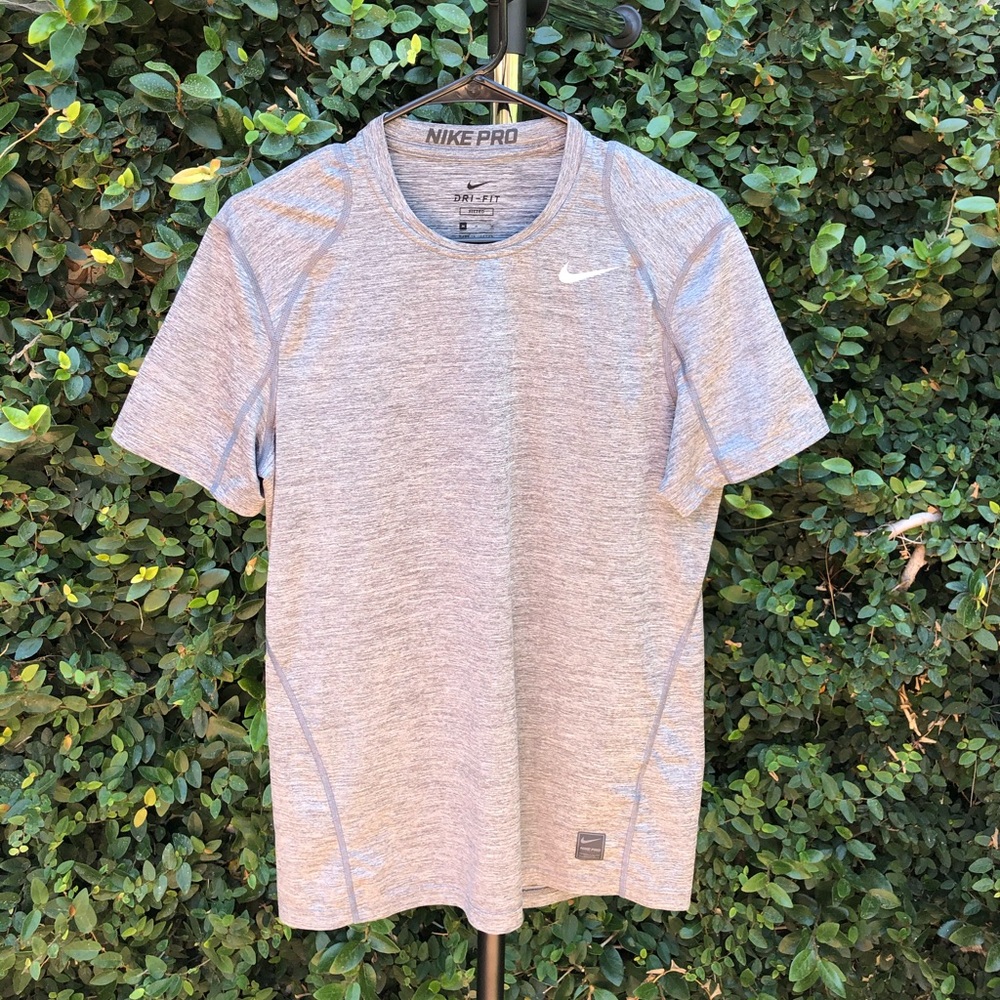 NIKE PRO (M) fitted dri-fit shirt (new w/o tags)
